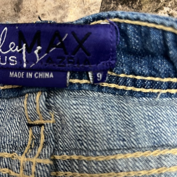 Miley Cyrus Max Azria Jean shorts size 9 NWOT - Picture 4 of 4
